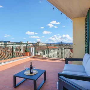 Apartment Penthouse With Big Terrace In Oltrarno Florence