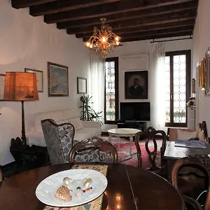 Apartment La Poetessa Venice
